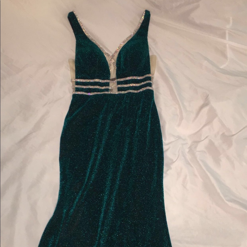 Emerald green prom dress
